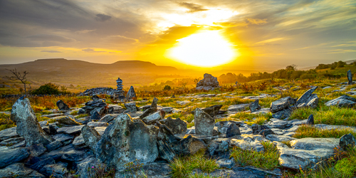 autumn,fahee,golden,hills,lone tree,mist,october,panorama,prayer,stone,sunrise