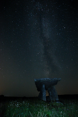 astro,august,dolmen,landmark,long exposure,milky way,neolitic,night,portal,roughan,summer,poulnabrone